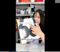 طباعة الشعار علبة التعبئة السلكية Bluetooth سماعة الرأس علبة التعبئة الإلكترونية للمنتج مع الخطاف